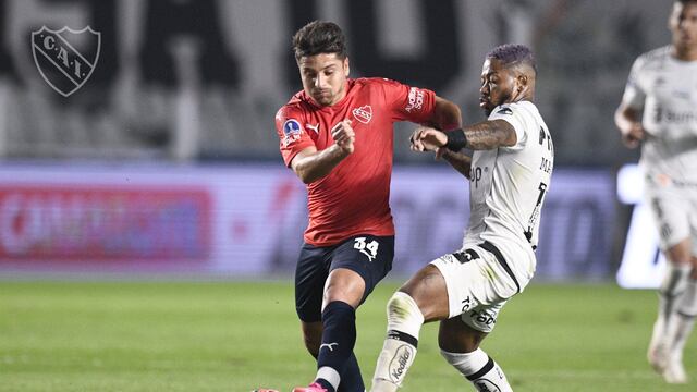 Sebastián "Tucu" Palacios, delantero de Independiente, en acción ante Santos. (Prensa Independiente).