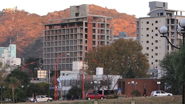 CARLOS PAZ. Suspendieron por un año la construcción de nuevos edificios.