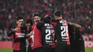 Los rojinegros definirán la serie en el parque de la Independencia.