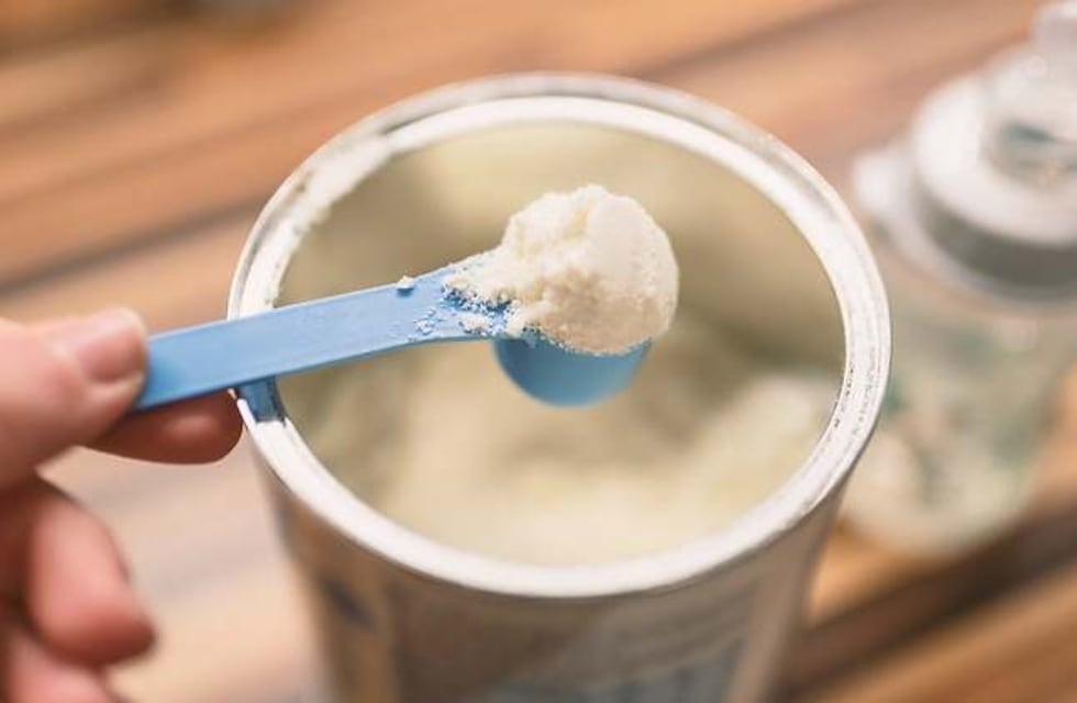 Alerta de la ANMAT: retiran del mercado lotes de leche infantil Nestlé por una peligrosa bacteria
