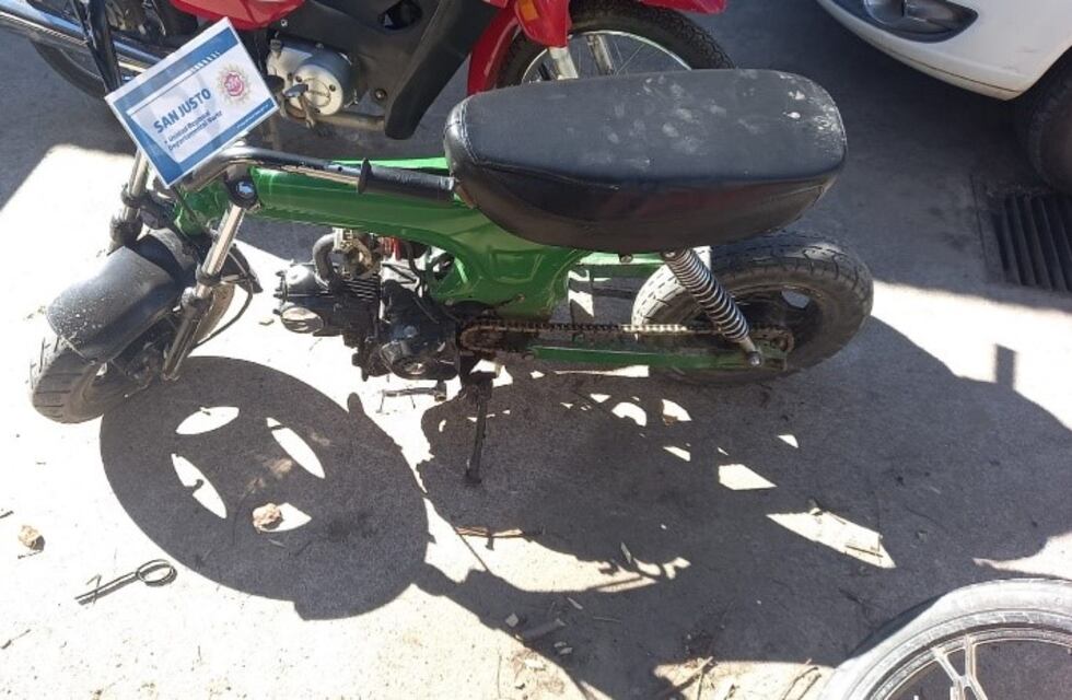 Arroyito: venían en moto con un arma, vieron a la Policía, escaparon y fueron detenidos