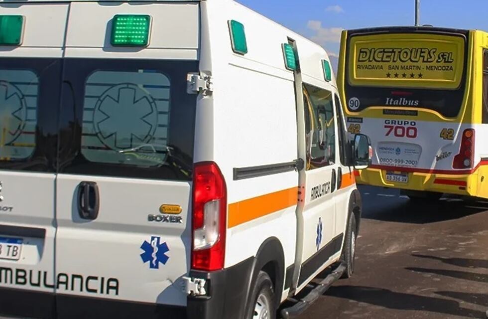 Accidente fatal en Maipú: dio la vuelta en U y fue embestido por un colectivo