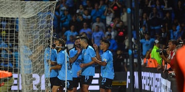 Pablo Chavarría puso el 3-1 de Belgrano ante Instituto, en Alberdi, por Liga Profesional. (Nicolás Bravo / La Voz)
