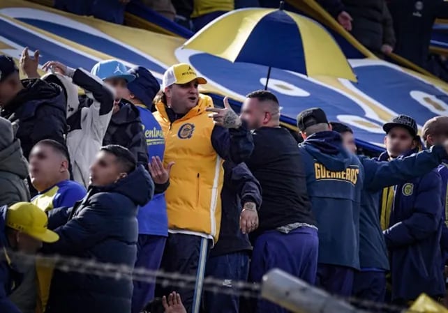 Al mando de la barra brava de Rosario Central. (Gentileza Sebastián Suarez Meccia)