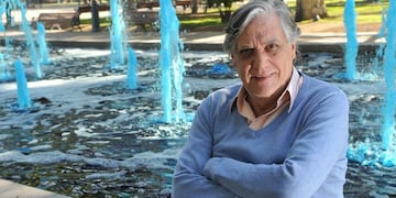 El reconocido periodista, escritor y humorista se descompensó en el centro mendocino y murió de un infarto en el Hospital Central. Gentileza Los Andes