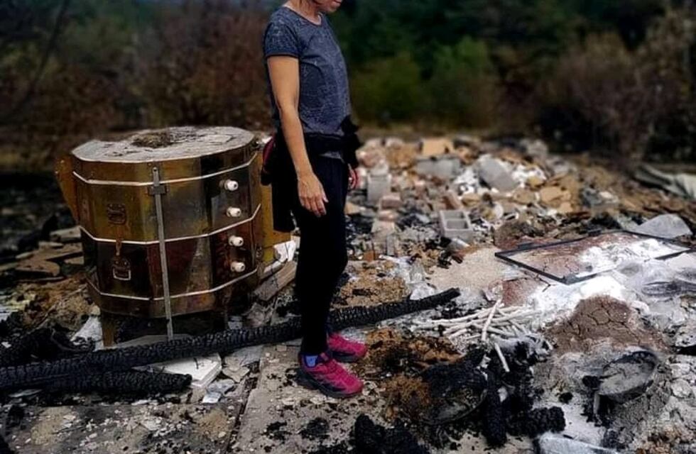 Desde Pérez el fuego no se ve, pero las pérdidas se sienten y duelen