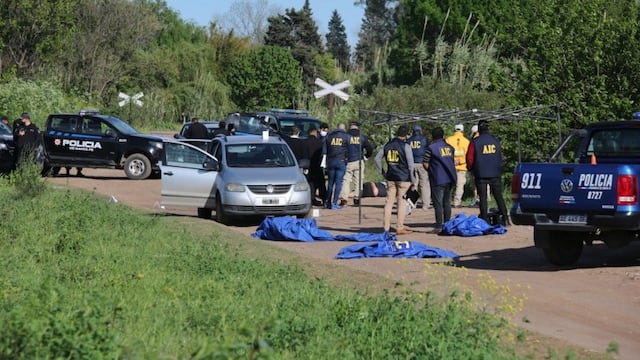 Doble homicidio en Rosario, en el lugar había varias vainas servidas.