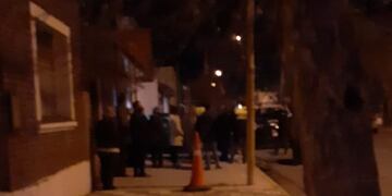 Una persona falleció en la vía pública e investigan las causas