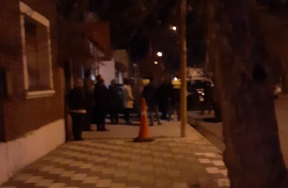 Una persona falleció en la vía pública e investigan las causas