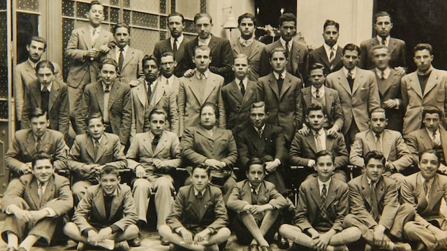 Alumnos del Colegio Nacional Deán Funes, de Nueva Córdoba, en 1943.