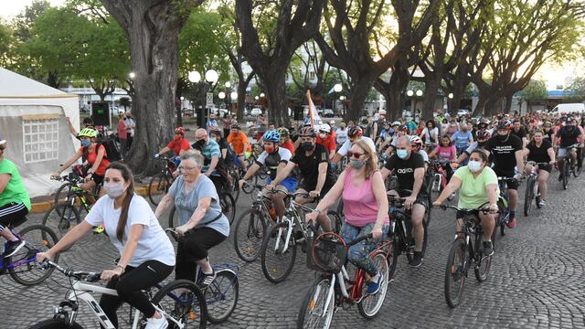 Masiva bicicleteada por los 140 años de Rafaela