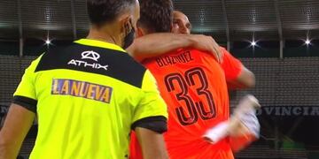 Lesionado, Marcos Díaz (34 años), le dejó su lugar al debutante Joaquín Blázquez (19).