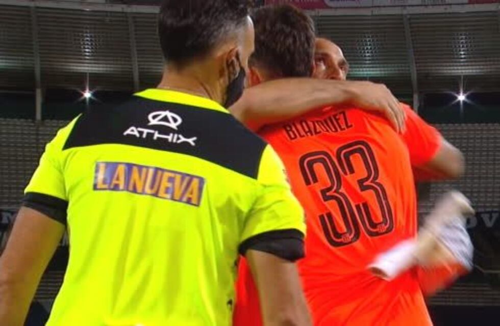 Se lesionó Marcos Díaz y debuta Blázquez en el arco de Talleres