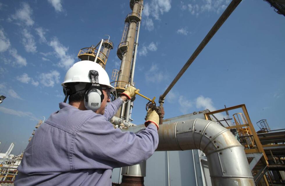 Petroquímicos paran en Pampa Energía por 24 horas debido a reclamo salarial