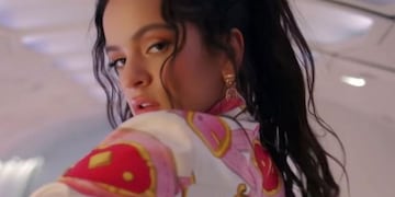 Rosalia deslumbró a sus seguidores con un body blanco