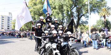 La Brigada Blanca formó parte del tradicional desfile cívico - militar