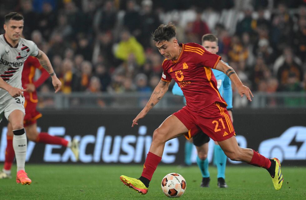 Piero Hincapié le ganó el primer duelo a Paulo Dybala en semifinales de Europa