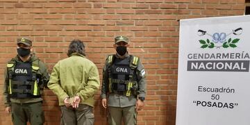 Hombre acusado de matar y enterrar a su pareja en Rosario fue atrapado en el puente Posadas-Encarnación.