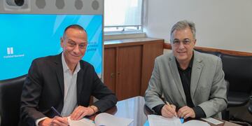 Firmaron un nuevo convenio para pavimentar el Camino N° 6