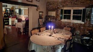 Cómo es el reconocido restaurante que visitó Villarruel en Córdoba. (Fotos: Google Maps)