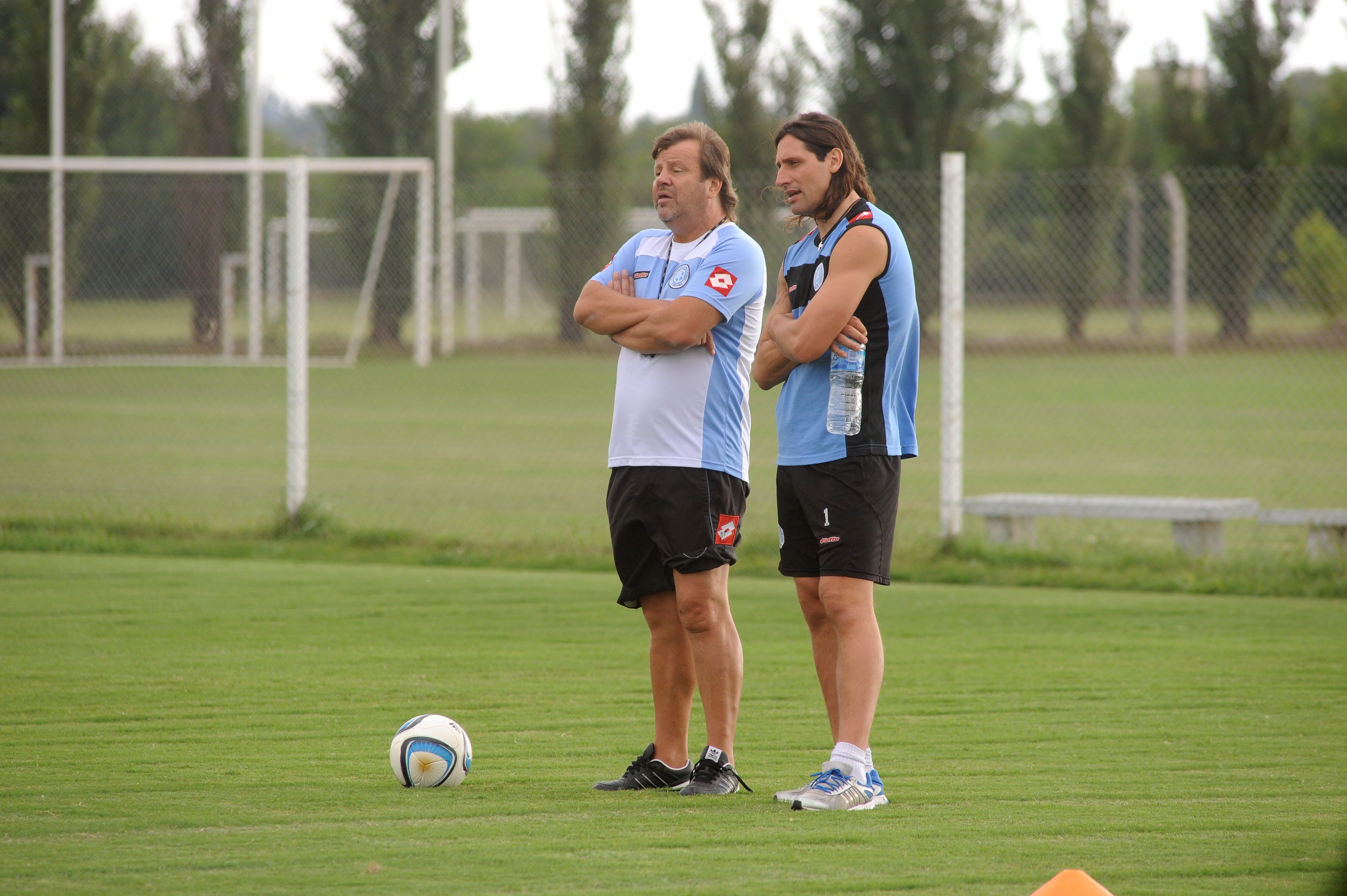 Los caminos de Ricardo Zielinski y de Juan Carlos Olave se vuelven a unir en Belgrano. (La Voz)