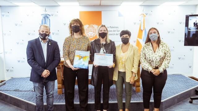 El Gobierno de Tierra del Fuego reconoció a los docentes de la Base Marambio.