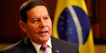 El vicepresidente Hamilton Mourão se comunicó con su sucesor.