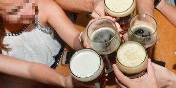 Se fueron de un bar sin pagar y le costó el sueldo a un mozo.