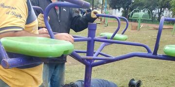Puerto Iguazú: realizan reacondicionamiento de plazas y plazoletas en la ciudad.