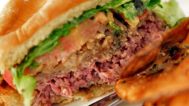 Síndrome Urémico Hemolítico: hasta qué edad los niños no deben comer carne picada (AP/Archivo)