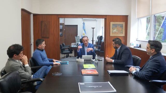 El intendente gestiona la segunda etapa de repavimentación de la avenida Héroes de Malvinas