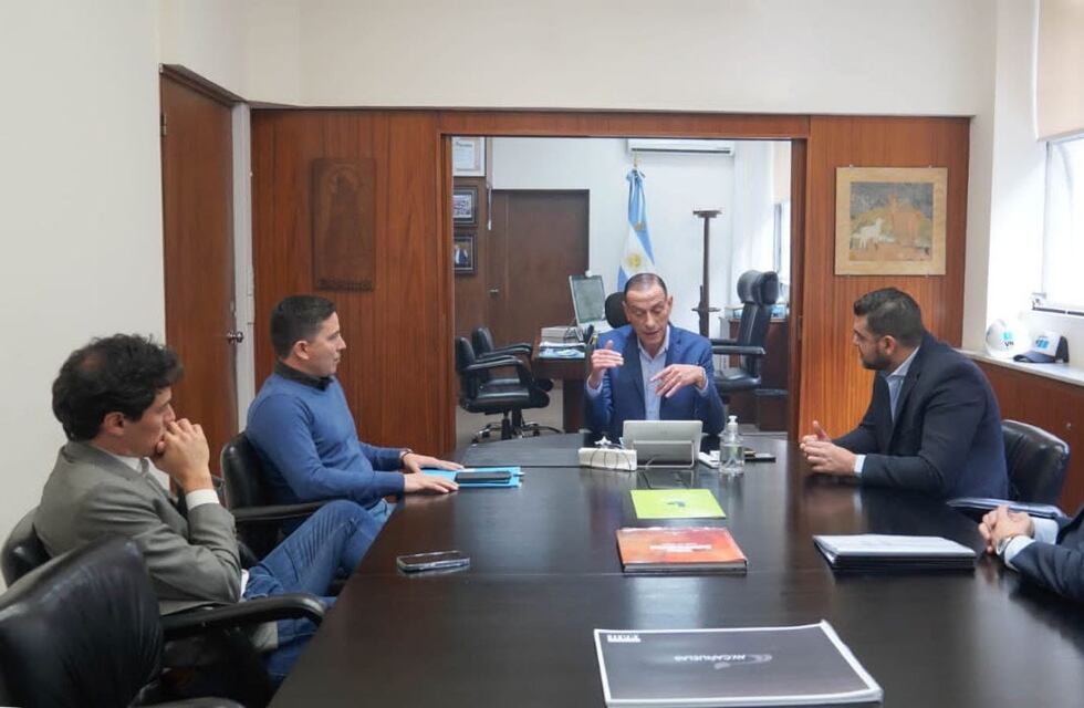 El intendente gestiona la segunda etapa de repavimentación de la avenida Héroes de Malvinas