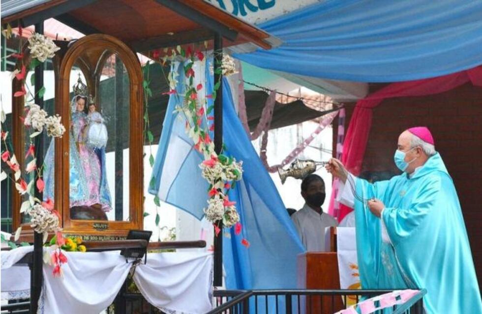 Con fe y devoción en María, la feligresía jujeña camina hacia Río Blanco