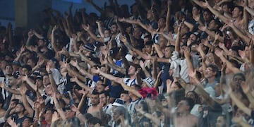 Fotos de la hinchada de Talleres en la final con Boca por la Copa Argentina. (Archivo)