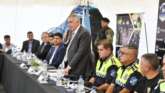 Gobernador Osvaldo Jaldo presidio el encuentro con la presencia de las principales autoridades del área de seguridad de Tucumán, Salta y Jujuy.