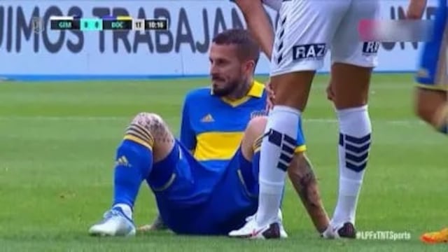 Darío Benedetto se retiró lesionado en el encuentro ante Gimnasia.