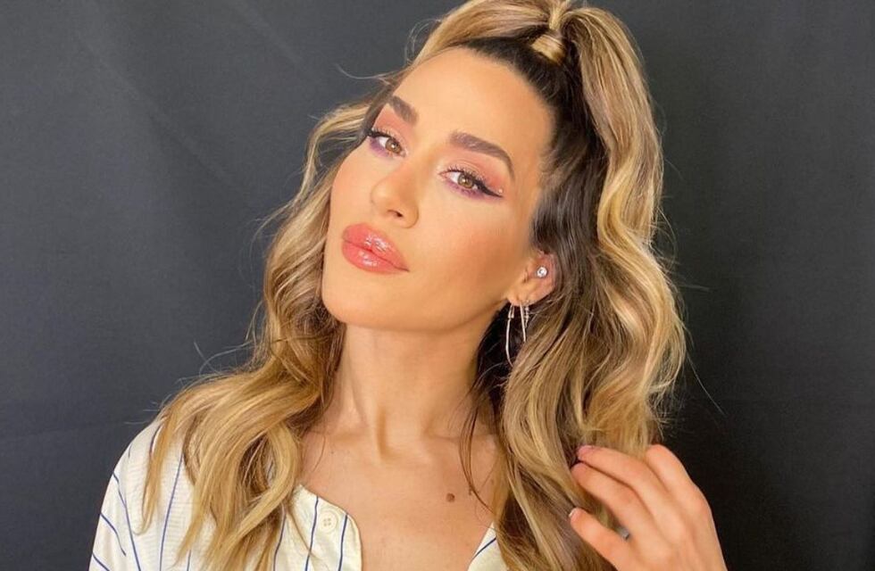 Jimena Barón se sacó el pantalón y posó de espaldas al espejo con solo una tanga: “Mañana”