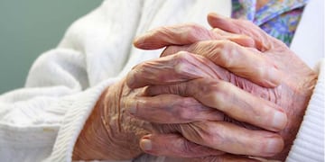 Abren la inscripción para una capacitación para personas que cuidan a adultos mayores