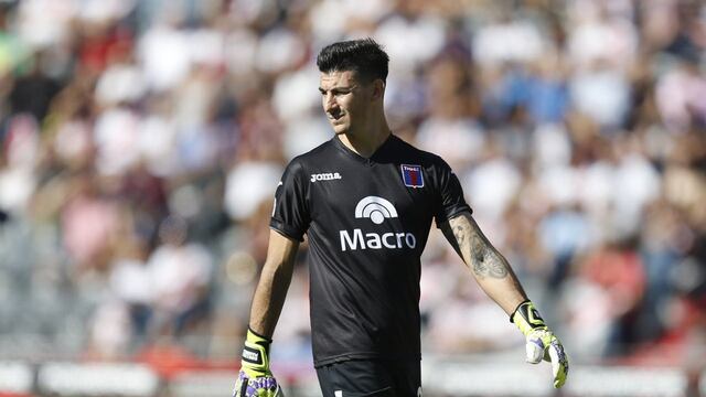 Gonzalo Marinelli dejó corto un despeje y Darío Benedetto aprovechó para marcar el 1 a 0 parcial de Boca sobre Tigre.