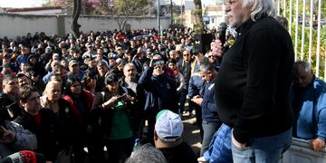 Rubén Daniele en la asamblea del SUOEM.