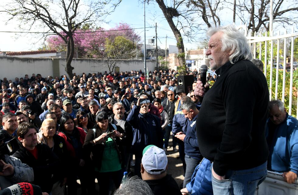 Rubén Daniele arremetió contra la gestión de Martín Llaryora: “Cobardes de mier%&”