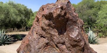 Campo del Cielo, o “Pigüen N'Onaxa”, es una reserva natural-cultural de 100 hectáreas, que se encuentra en el sudoeste de la provincia de Chaco.
