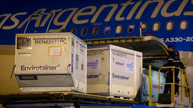 Arribaron a Córdoba más dosis de la vacuna contra el Covid-19 del laboratorio Sinopharm. (Presidencia)
