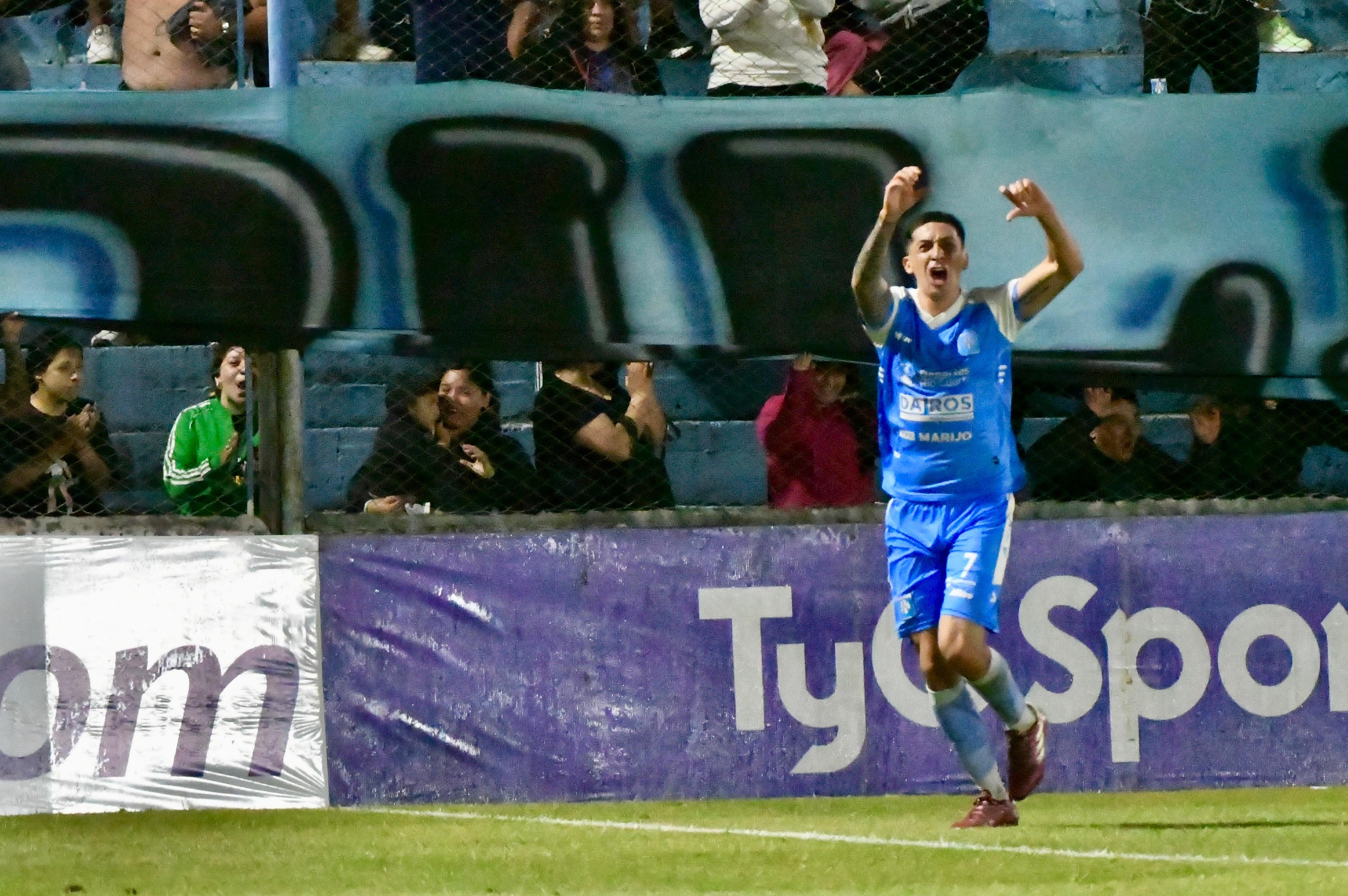 Estudiantes de Río Cuarto ante Estudiantes de Caseros, por la semifinal de vuelta del Reducido. (Tomy Fragueiro / La Voz).