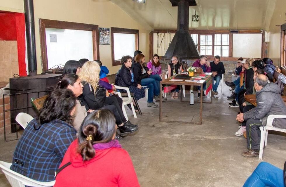 Importante reunión entre la Municipalidad y vecinos del barrio Itatí