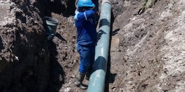 Este domingo habrá una interrupción del servicio de agua potable debido a la detección y reparación de una rotura en el acueducto principal de 500 mm en el asentamiento "6 de Agosto" de Los Huaicos.
