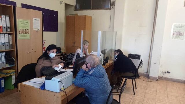 Continúa el operativo especial de la Municipalidad para ayudar a los vecinos a inscribirse y no perder los subsidios a la luz y el gas.