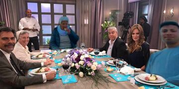 Uno de los memes fue almorzando con la señora del pan.
