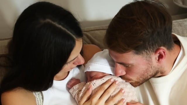 Alexis Mac Allister y Ailén Cova.