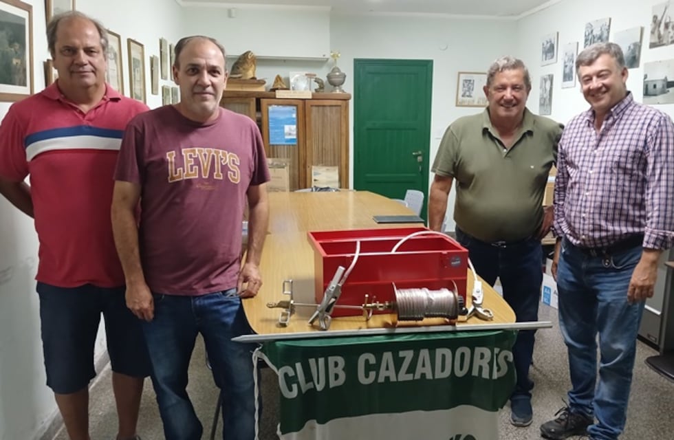 Club Cazadores donó a la Cooperativa Eléctrica de Claromecó un equipo de seguridad